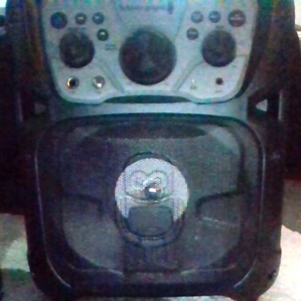 Singing machine karaoke box | no microphone or chords